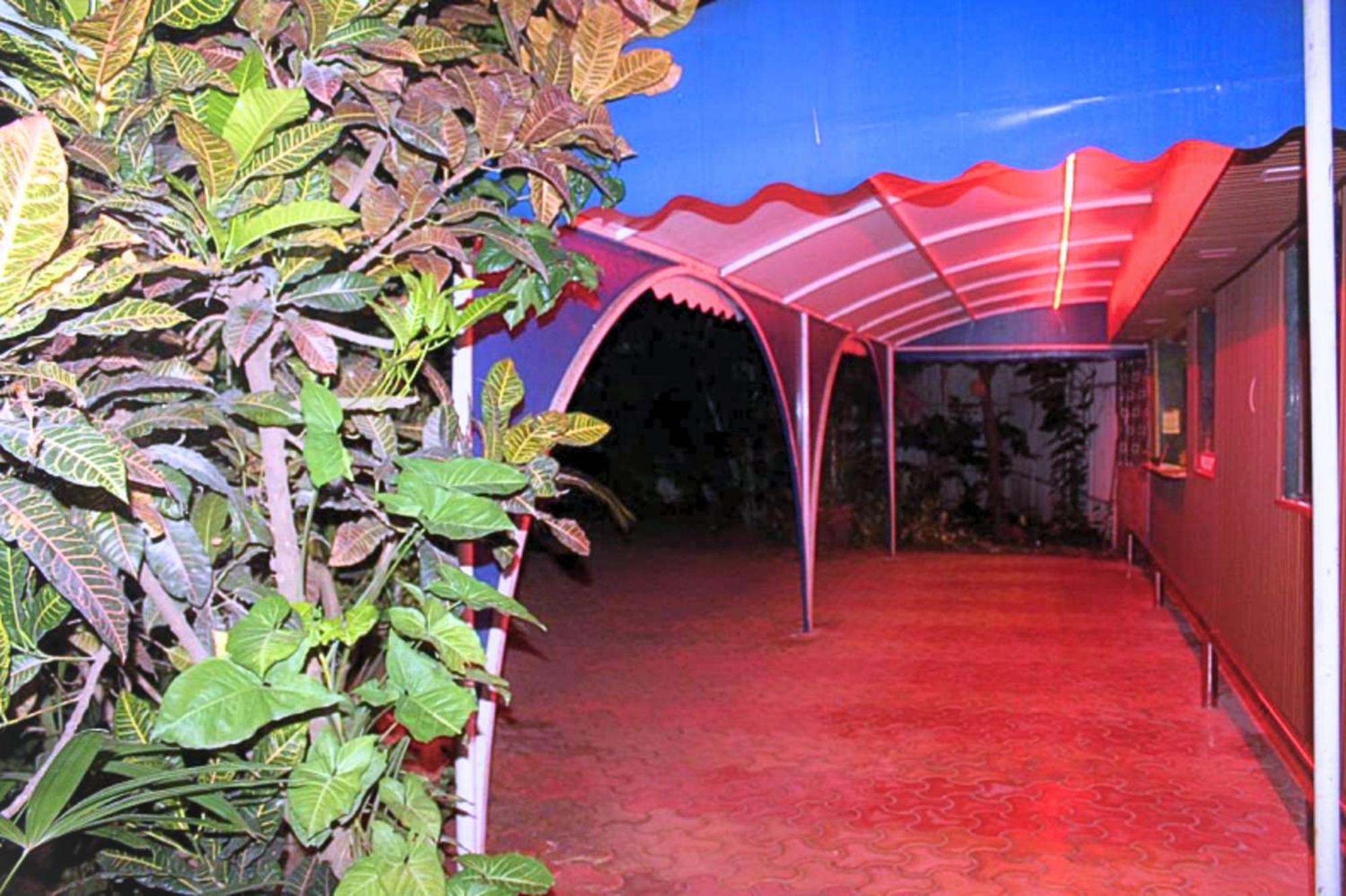 Spring Resort & Lodging Bombay Exterior foto